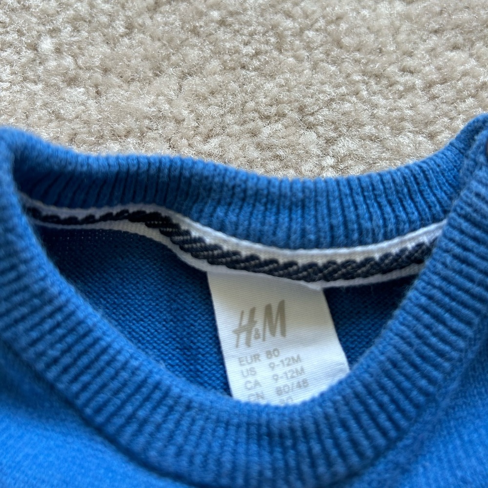 H&M Sweater - Picture 2 of 3